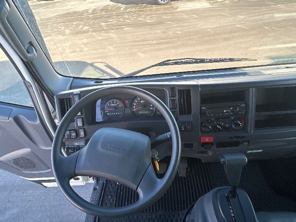 Light Duty Box Truck-Light and Medium Duty Trucks-Isuzu-2021-NPR EFI-Milwaukee-WI-102,726\n\t\tmiles-$ 36,500 - Image 18