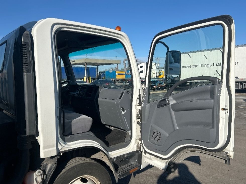 Light Duty Box Truck-Light and Medium Duty Trucks-Isuzu-2021-NPR EFI-Milwaukee-WI-102,726\n\t\tmiles-$ 36,500 - Image 20