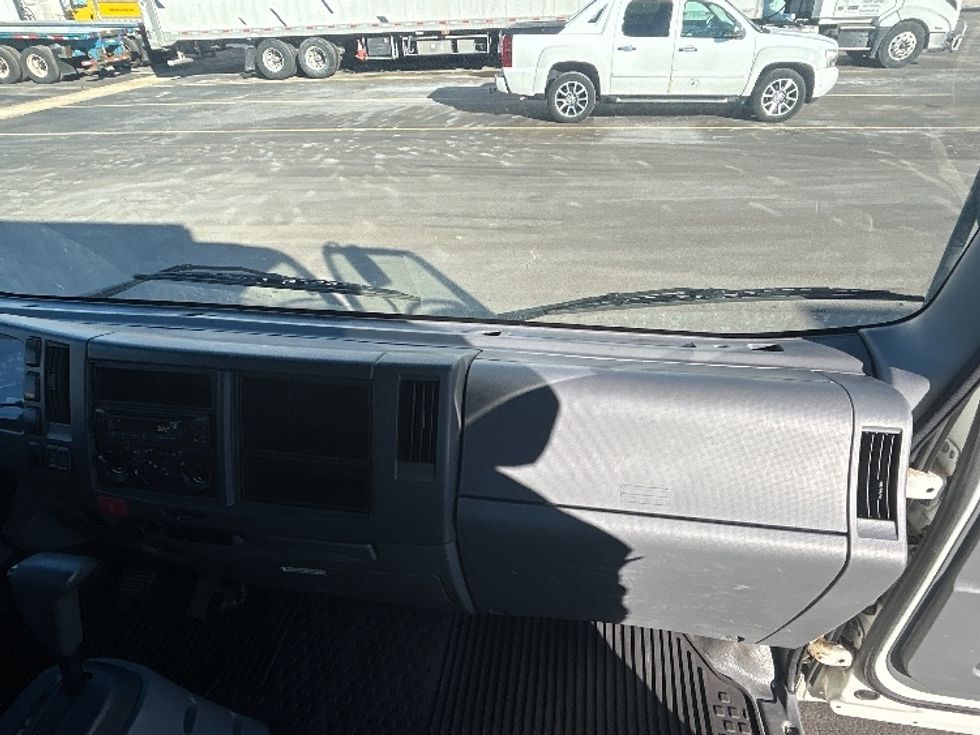 Light Duty Box Truck-Light and Medium Duty Trucks-Isuzu-2021-NPR EFI-Milwaukee-WI-102,726\n\t\tmiles-$ 36,500 - Image 21