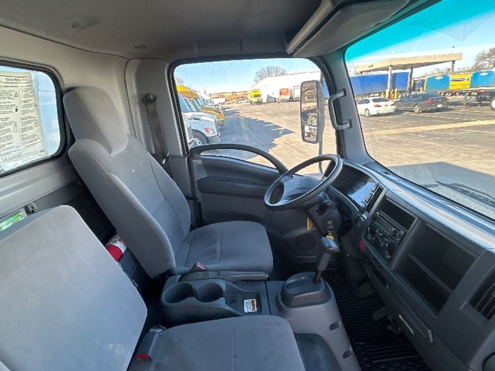 Light Duty Box Truck-Light and Medium Duty Trucks-Isuzu-2021-NPR EFI-Milwaukee-WI-102,726\n\t\tmiles-$ 36,500 - Image 22