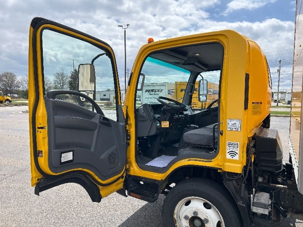 Light Duty Box Truck-Light and Medium Duty Trucks-Isuzu-2021-NPR EFI-Milwaukee-WI-104,177\n\t\tmiles-$ 37,250 - Image 16