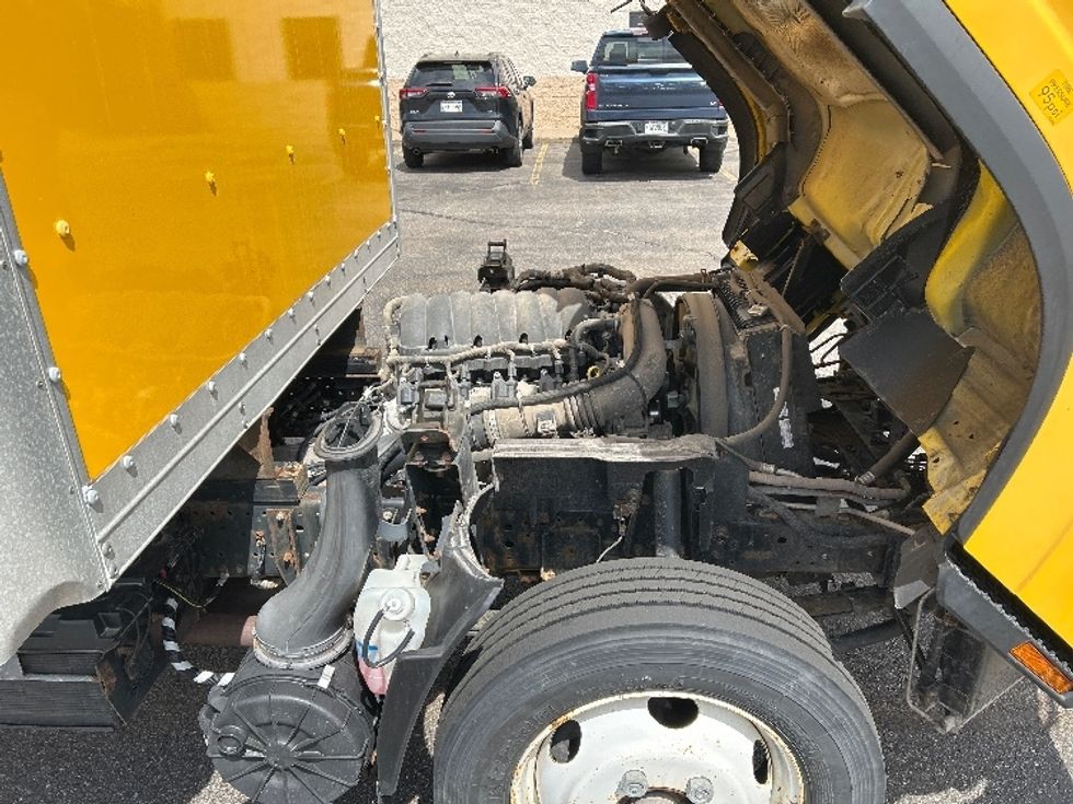 Light Duty Box Truck-Light and Medium Duty Trucks-Isuzu-2021-NPR EFI-Milwaukee-WI-104,177\n\t\tmiles-$ 37,250 - Image 23