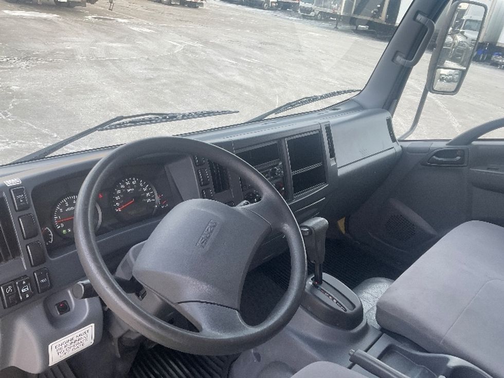 Light Duty Box Truck-Light and Medium Duty Trucks-Isuzu-2021-NPR EFI-Milwaukee-WI-110,693\n\t\tmiles-$ 32,500 - Image 17
