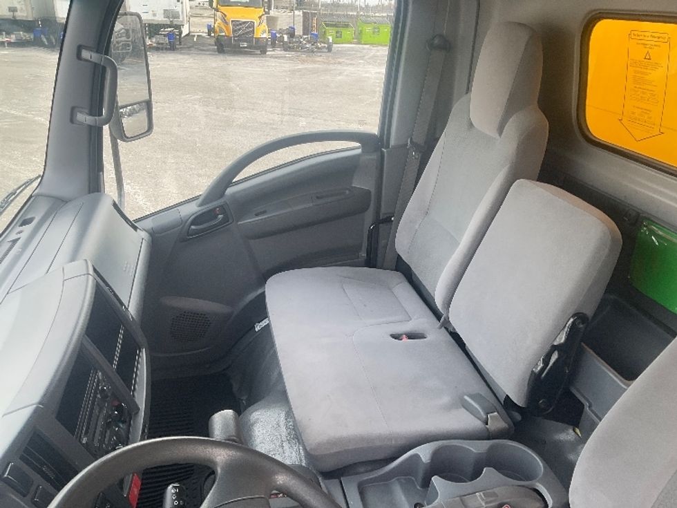 Light Duty Box Truck-Light and Medium Duty Trucks-Isuzu-2021-NPR EFI-Milwaukee-WI-110,693\n\t\tmiles-$ 32,500 - Image 19