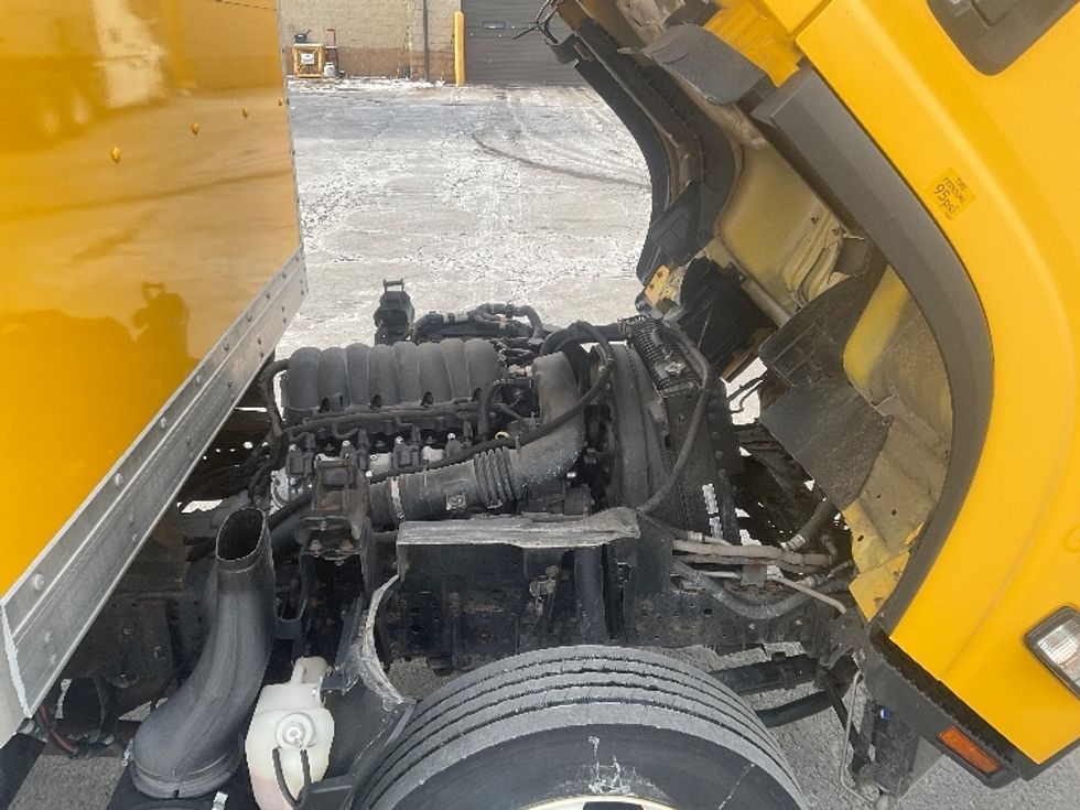 Light Duty Box Truck-Light and Medium Duty Trucks-Isuzu-2021-NPR EFI-Milwaukee-WI-110,693\n\t\tmiles-$ 32,500 - Image 23