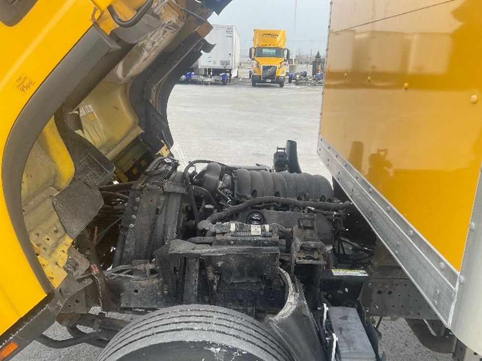 Light Duty Box Truck-Light and Medium Duty Trucks-Isuzu-2021-NPR EFI-Milwaukee-WI-110,693\n\t\tmiles-$ 32,500 - Image 24