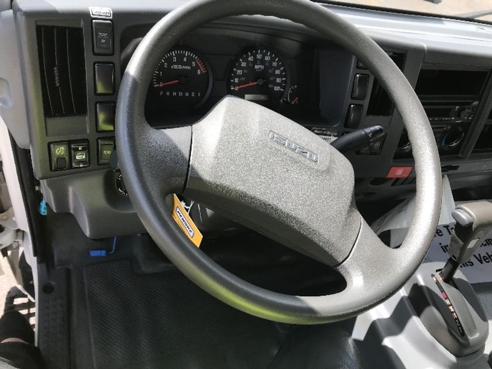 Light Duty Box Truck-Light and Medium Duty Trucks-Isuzu-2021-NPR EFI-Milwaukee-WI-114,317\n\t\tmiles-$ 35,250 - Image 17
