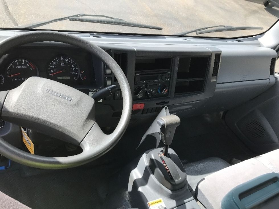 Light Duty Box Truck-Light and Medium Duty Trucks-Isuzu-2021-NPR EFI-Milwaukee-WI-114,317\n\t\tmiles-$ 35,250 - Image 18