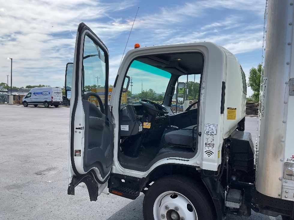 Light Duty Box Truck-Light and Medium Duty Trucks-Isuzu-2021-NPR EFI-Milwaukee-WI-114,834\n\t\tmiles-$ 38,500 - Image 16