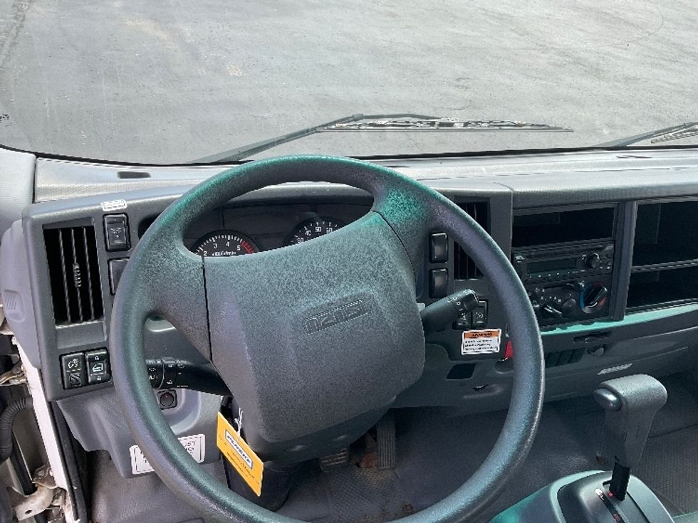 Light Duty Box Truck-Light and Medium Duty Trucks-Isuzu-2021-NPR EFI-Milwaukee-WI-114,834\n\t\tmiles-$ 38,500 - Image 18