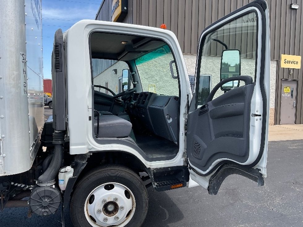 Light Duty Box Truck-Light and Medium Duty Trucks-Isuzu-2021-NPR EFI-Milwaukee-WI-114,834\n\t\tmiles-$ 38,500 - Image 20