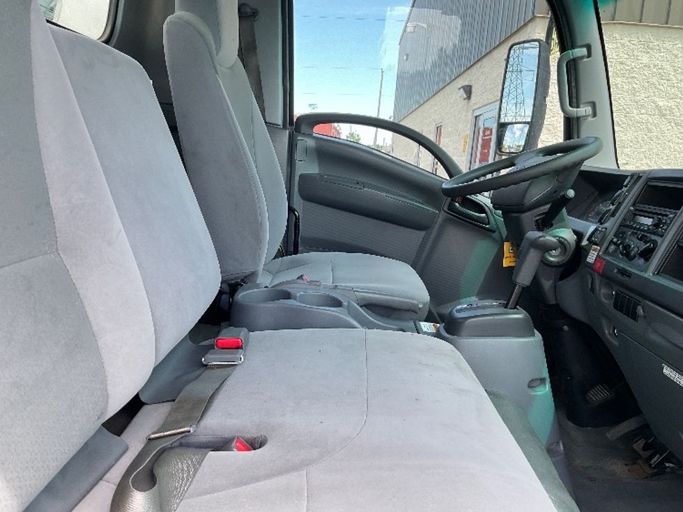 Light Duty Box Truck-Light and Medium Duty Trucks-Isuzu-2021-NPR EFI-Milwaukee-WI-114,834\n\t\tmiles-$ 38,500 - Image 22