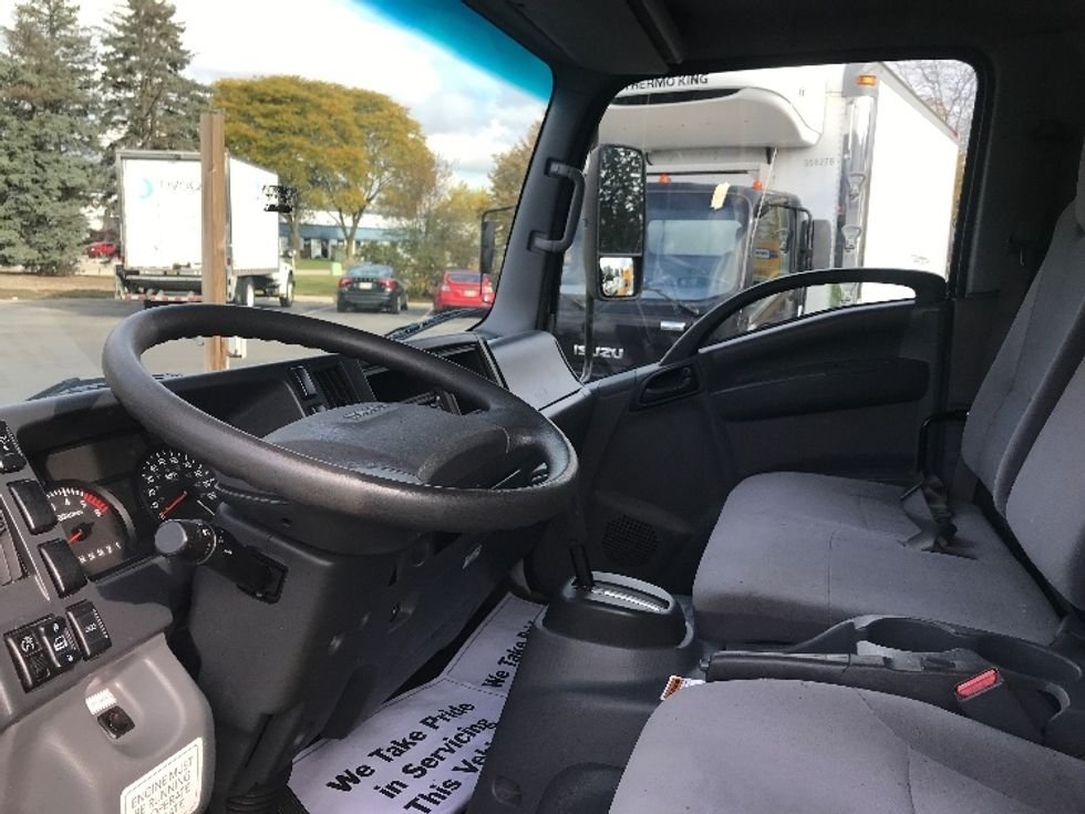 Light Duty Box Truck-Light and Medium Duty Trucks-Isuzu-2021-NPR EFI-Milwaukee-WI-121,223\n\t\tmiles-$ 37,500 - Image 17