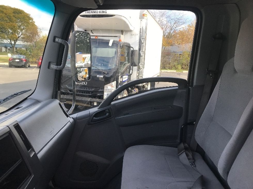 Light Duty Box Truck-Light and Medium Duty Trucks-Isuzu-2021-NPR EFI-Milwaukee-WI-121,223\n\t\tmiles-$ 37,500 - Image 19