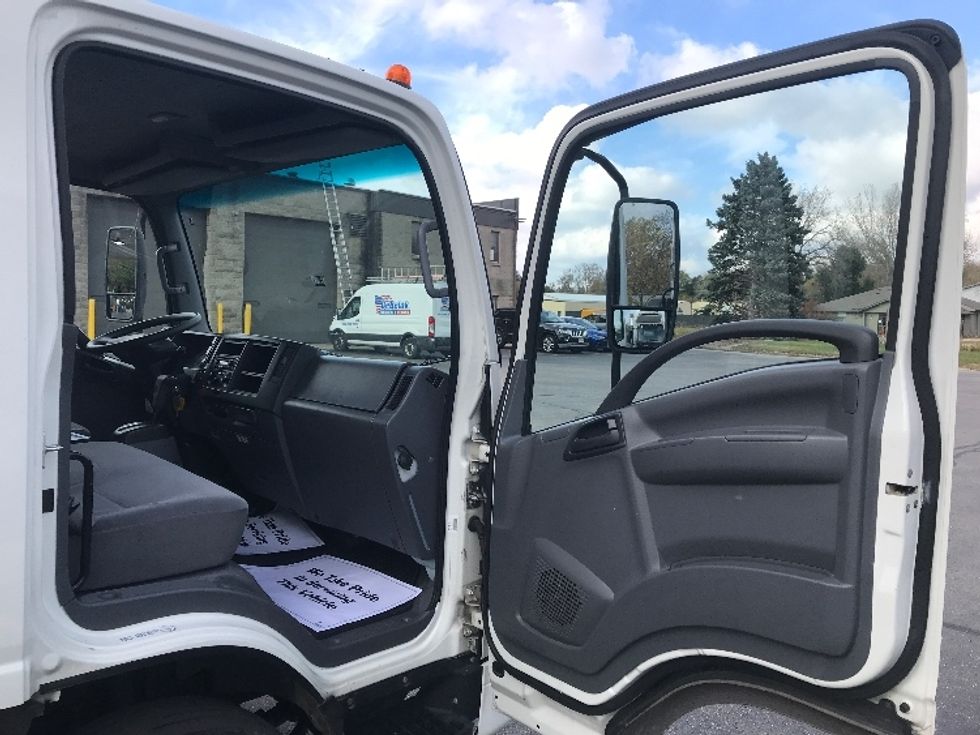 Light Duty Box Truck-Light and Medium Duty Trucks-Isuzu-2021-NPR EFI-Milwaukee-WI-121,223\n\t\tmiles-$ 37,500 - Image 20