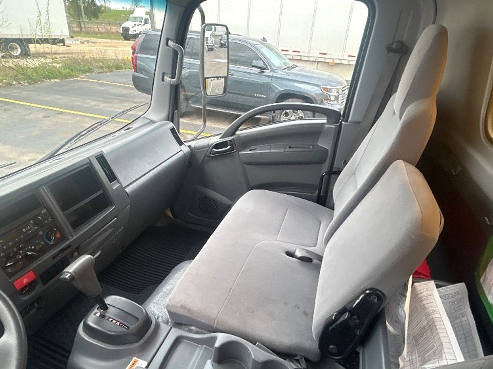 Light Duty Box Truck-Light and Medium Duty Trucks-Isuzu-2021-NPR EFI-Milwaukee-WI-64,713\n\t\tmiles-$ 40,250 - Image 19