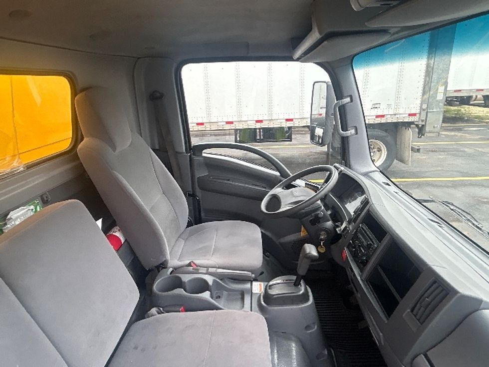 Light Duty Box Truck-Light and Medium Duty Trucks-Isuzu-2021-NPR EFI-Milwaukee-WI-64,713\n\t\tmiles-$ 40,250 - Image 22