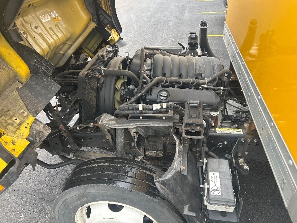 Light Duty Box Truck-Light and Medium Duty Trucks-Isuzu-2021-NPR EFI-Milwaukee-WI-64,713\n\t\tmiles-$ 40,250 - Image 24