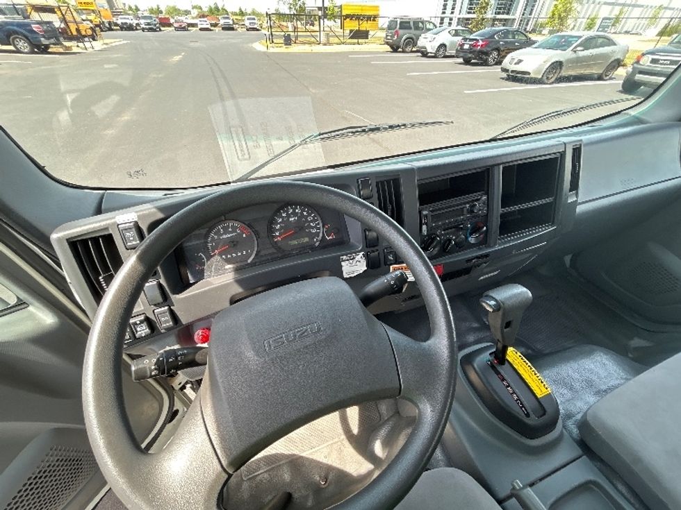 Light Duty Box Truck-Light and Medium Duty Trucks-Isuzu-2021-NPR EFI-Milwaukee-WI-71,900\n\t\tmiles-$ 41,000 - Image 18