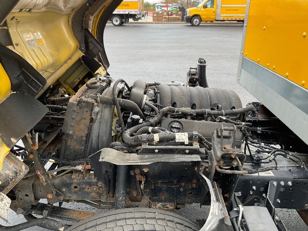 Light Duty Box Truck-Light and Medium Duty Trucks-Isuzu-2021-NPR EFI-Milwaukee-WI-78,554\n\t\tmiles-$ 40,250 - Image 24