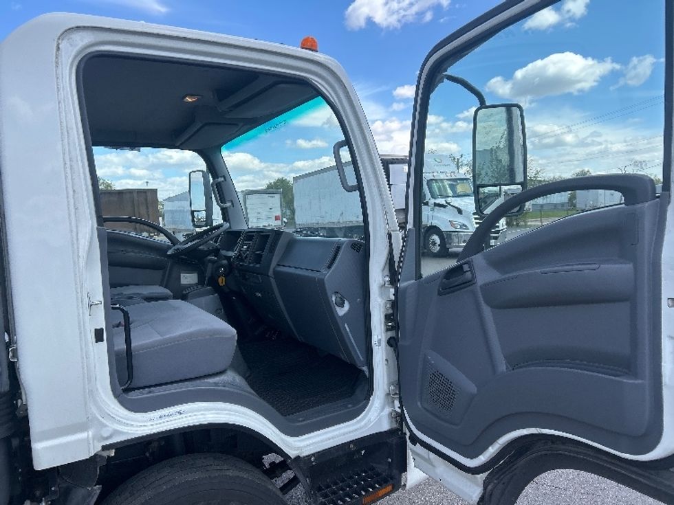 Light Duty Box Truck-Light and Medium Duty Trucks-Isuzu-2021-NPR EFI-Milwaukee-WI-79,547\n\t\tmiles-$ 41,000 - Image 20