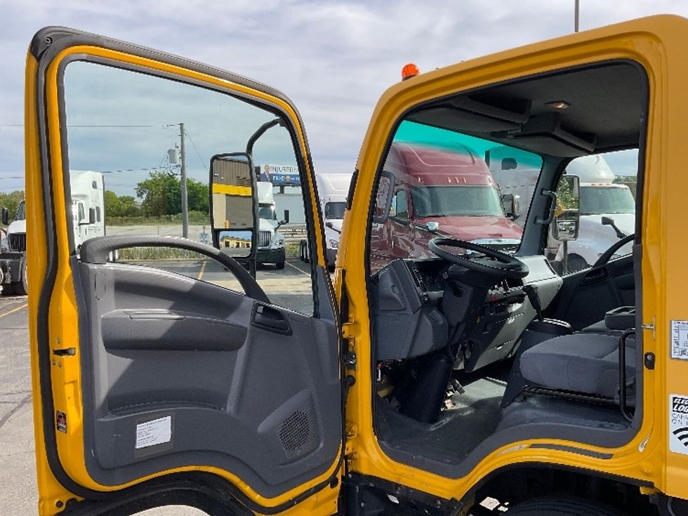 Light Duty Box Truck-Light and Medium Duty Trucks-Isuzu-2021-NPR EFI-Milwaukee-WI-94,886\n\t\tmiles-$ 38,250 - Image 16