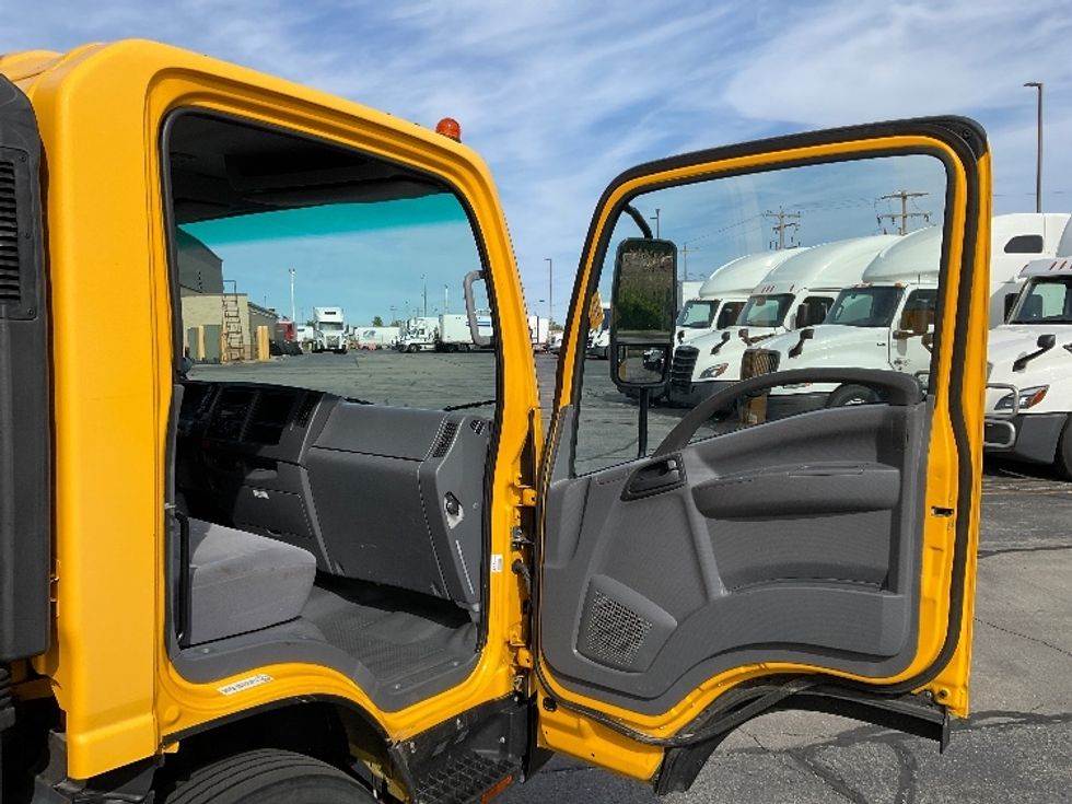 Light Duty Box Truck-Light and Medium Duty Trucks-Isuzu-2021-NPR EFI-Milwaukee-WI-94,886\n\t\tmiles-$ 38,250 - Image 20