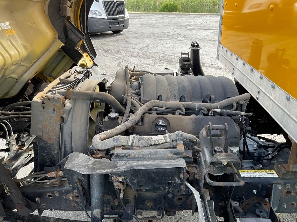 Light Duty Box Truck-Light and Medium Duty Trucks-Isuzu-2021-NPR EFI-Milwaukee-WI-94,886\n\t\tmiles-$ 38,250 - Image 24