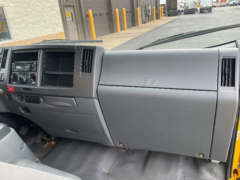 Light Duty Box Truck-Light and Medium Duty Trucks-Isuzu-2021-NPR EFI-Milwaukee-WI-95,088\n\t\tmiles-$ 38,250 - Image 19