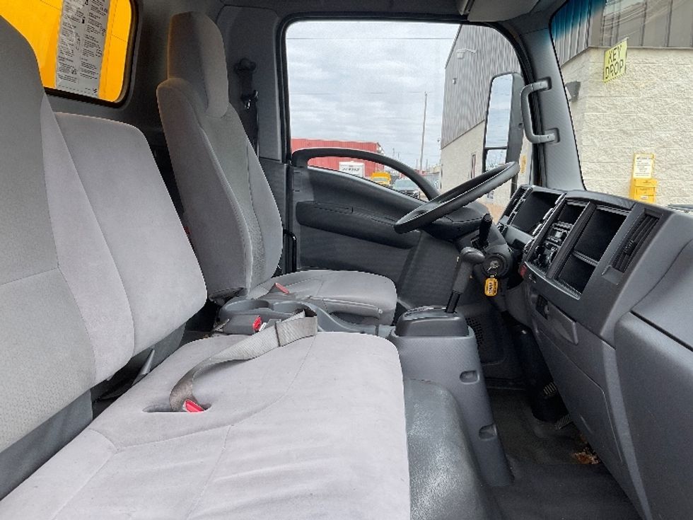 Light Duty Box Truck-Light and Medium Duty Trucks-Isuzu-2021-NPR EFI-Milwaukee-WI-95,088\n\t\tmiles-$ 38,250 - Image 20