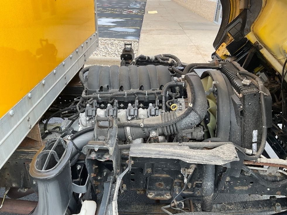 Light Duty Box Truck-Light and Medium Duty Trucks-Isuzu-2021-NPR EFI-Milwaukee-WI-95,088\n\t\tmiles-$ 38,250 - Image 21