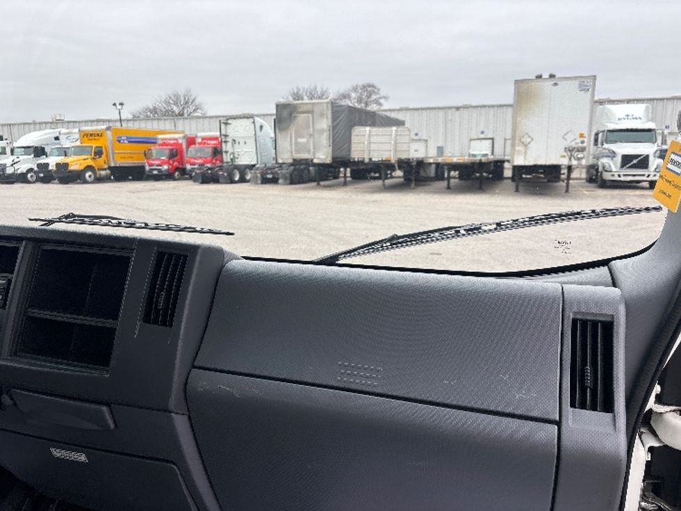 Light Duty Box Truck-Light and Medium Duty Trucks-Isuzu-2021-NPR EFI-Moberly-MO-126,746\n\t\tmiles-$ 36,500 - Image 21