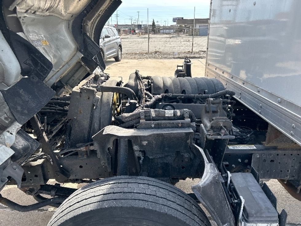 Light Duty Box Truck-Light and Medium Duty Trucks-Isuzu-2021-NPR EFI-Moberly-MO-126,746\n\t\tmiles-$ 36,500 - Image 24