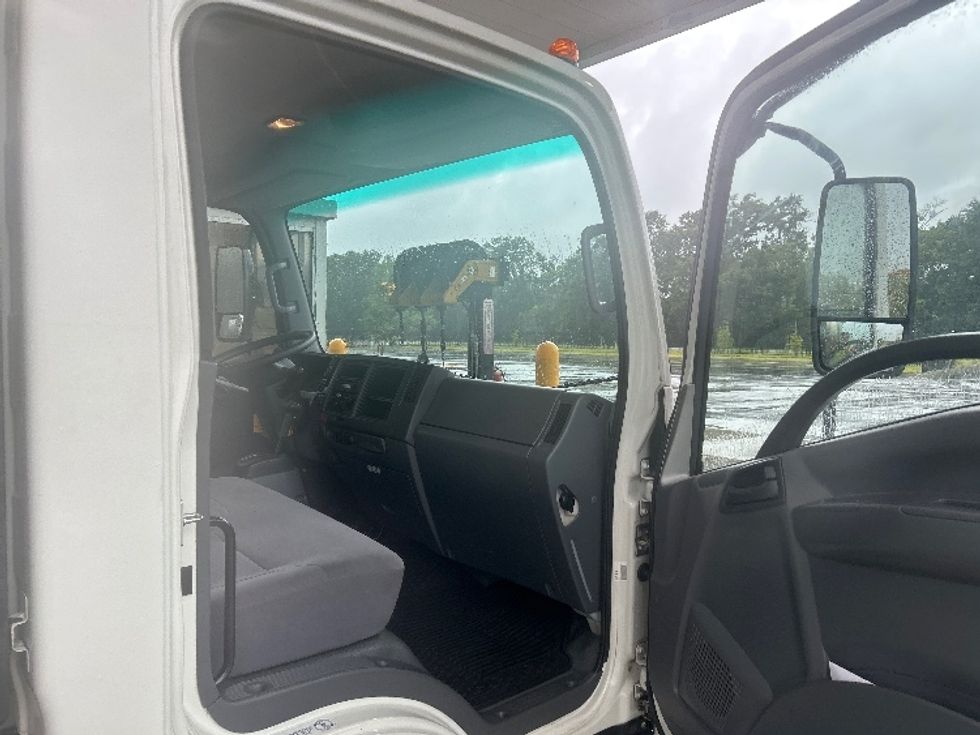 Light Duty Box Truck-Light and Medium Duty Trucks-Isuzu-2021-NPR EFI-Mobile-AL-105,382\n\t\tmiles-$ 41,500 - Image 20