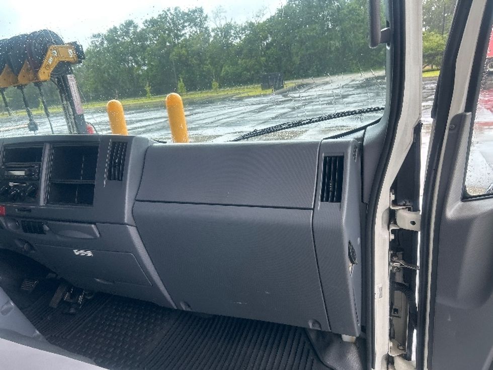 Light Duty Box Truck-Light and Medium Duty Trucks-Isuzu-2021-NPR EFI-Mobile-AL-105,382\n\t\tmiles-$ 41,500 - Image 21