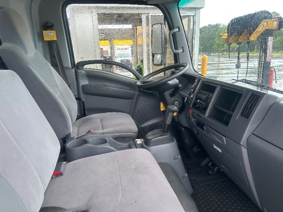 Light Duty Box Truck-Light and Medium Duty Trucks-Isuzu-2021-NPR EFI-Mobile-AL-105,382\n\t\tmiles-$ 41,500 - Image 22
