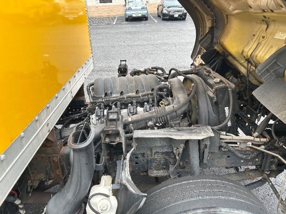 Light Duty Box Truck-Light and Medium Duty Trucks-Isuzu-2021-NPR EFI-Montgomery-NY-111,509\n\t\tmiles-$ 32,500 - Image 23