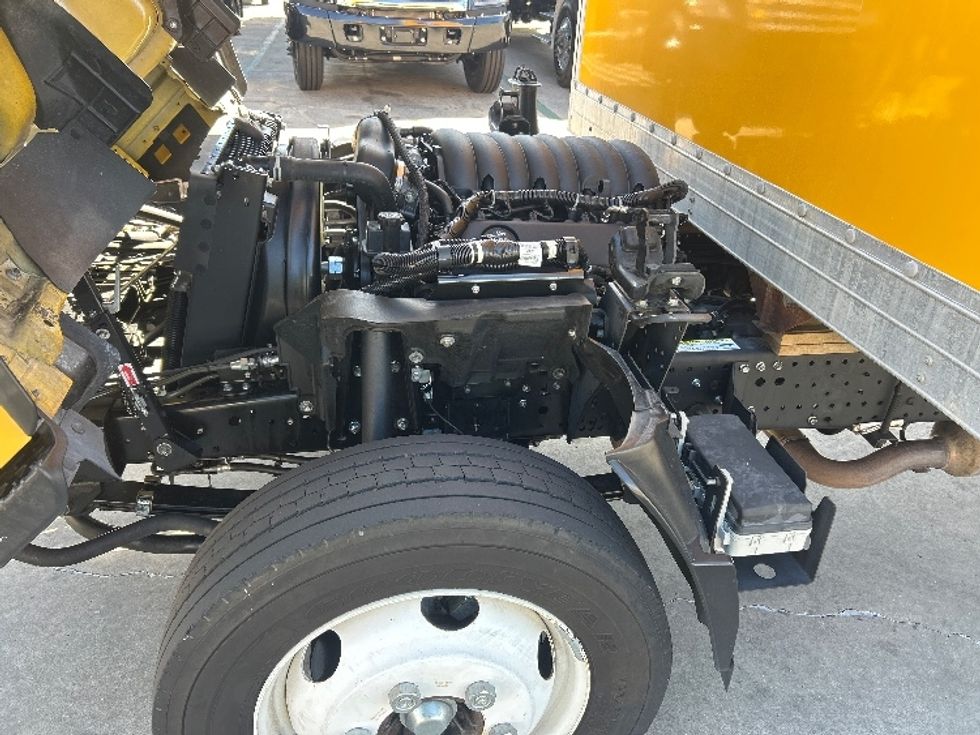 Light Duty Box Truck-Light and Medium Duty Trucks-Isuzu-2021-NPR EFI-National City-CA-86,930\n\t\tmiles-$ 41,250 - Image 24
