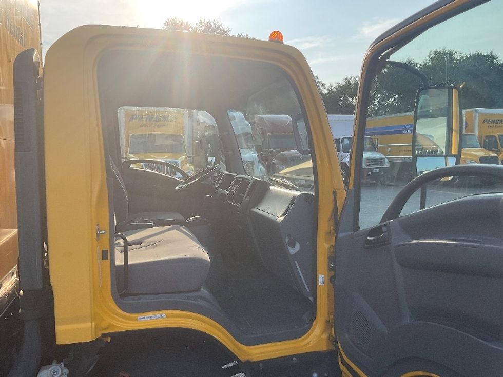 Light Duty Box Truck-Light and Medium Duty Trucks-Isuzu-2021-NPR EFI-New Castle-DE-107,283\n\t\tmiles-$ 36,750 - Image 20