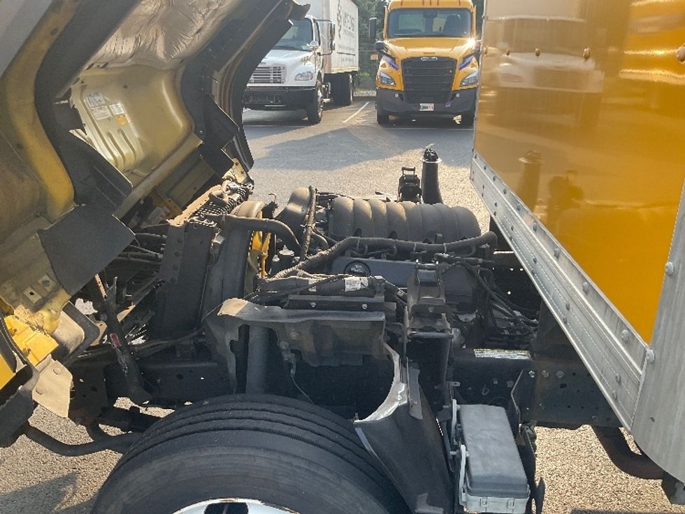 Light Duty Box Truck-Light and Medium Duty Trucks-Isuzu-2021-NPR EFI-New Castle-DE-107,283\n\t\tmiles-$ 36,750 - Image 24