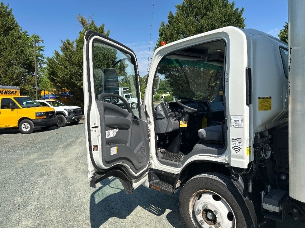 Light Duty Box Truck-Light and Medium Duty Trucks-Isuzu-2021-NPR EFI-Newport News-VA-79,919\n\t\tmiles-$ 44,000 - Image 16