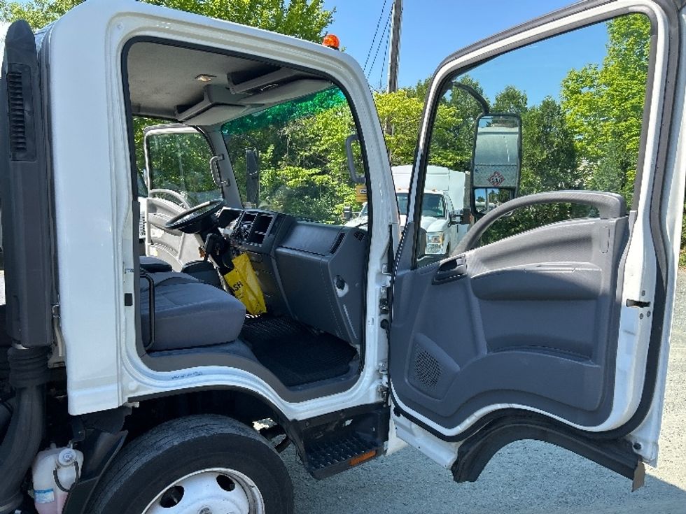 Light Duty Box Truck-Light and Medium Duty Trucks-Isuzu-2021-NPR EFI-Newport News-VA-79,919\n\t\tmiles-$ 44,000 - Image 20