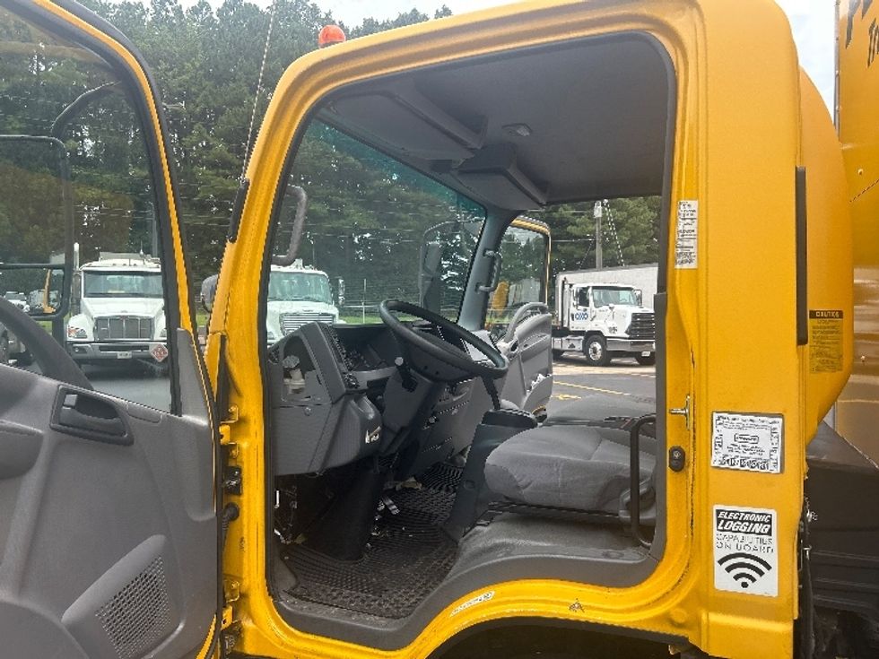 Light Duty Box Truck-Light and Medium Duty Trucks-Isuzu-2021-NPR EFI-Norcross-GA-157,201\n\t\tmiles-$ 28,750 - Image 16