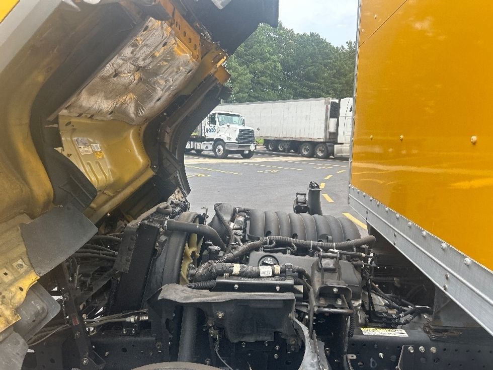 Light Duty Box Truck-Light and Medium Duty Trucks-Isuzu-2021-NPR EFI-Norcross-GA-157,201\n\t\tmiles-$ 28,750 - Image 24