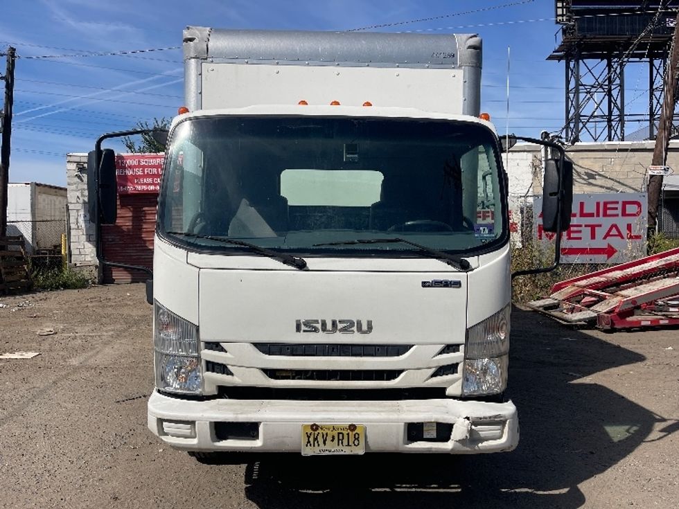 2021 Isuzu NPR photo 2