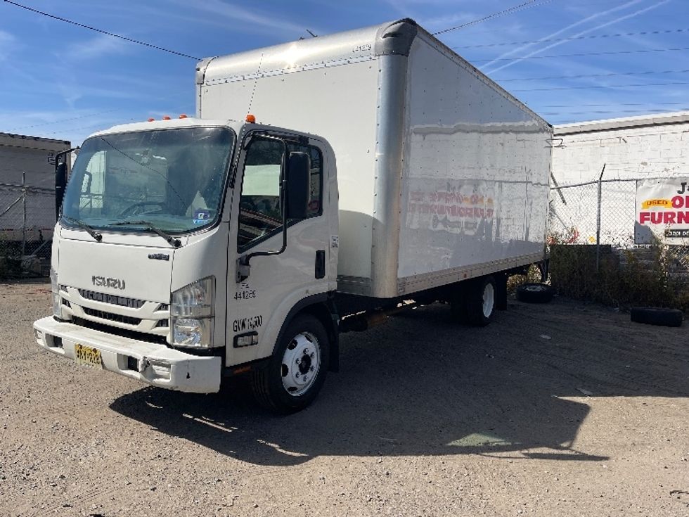 2021 Isuzu NPR photo 3