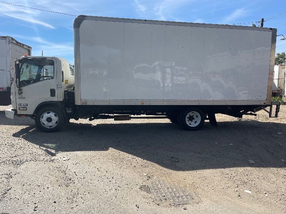 2021 Isuzu NPR photo 4