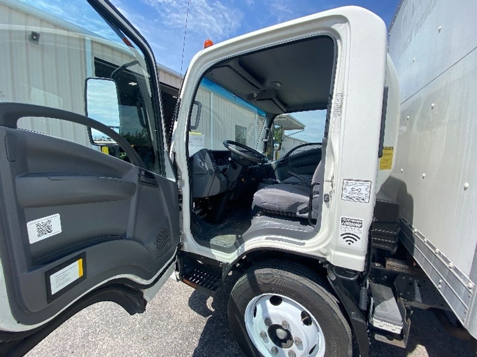 Light Duty Box Truck-Light and Medium Duty Trucks-Isuzu-2021-NPR EFI-Ocala-FL-160,790\n\t\tmiles-$ 30,500 - Image 16