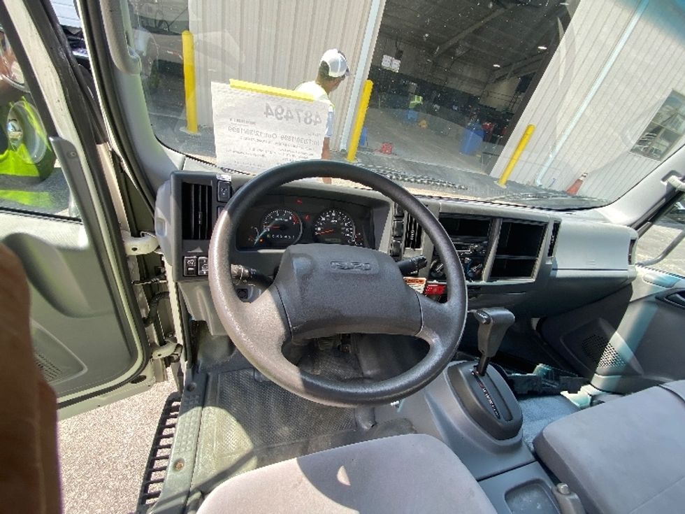 Light Duty Box Truck-Light and Medium Duty Trucks-Isuzu-2021-NPR EFI-Ocala-FL-160,790\n\t\tmiles-$ 30,500 - Image 17