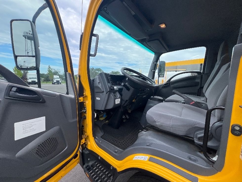 Light Duty Box Truck-Light and Medium Duty Trucks-Isuzu-2021-NPR EFI-Ocala-FL-55,472\n\t\tmiles-$ 44,750 - Image 16